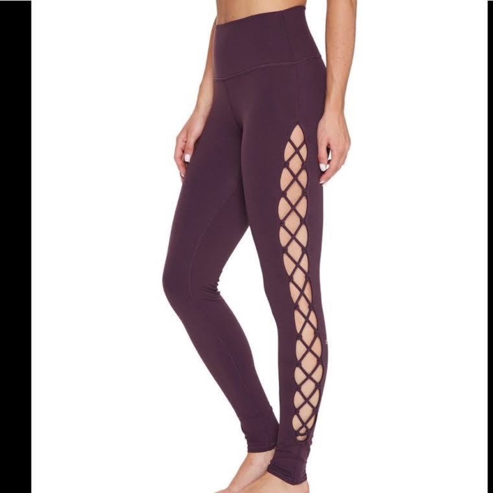 ALO Yoga 🧘🏽‍♀️ Interlace Legging in Eggplant